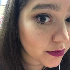 Meet your Posher, Caitlin